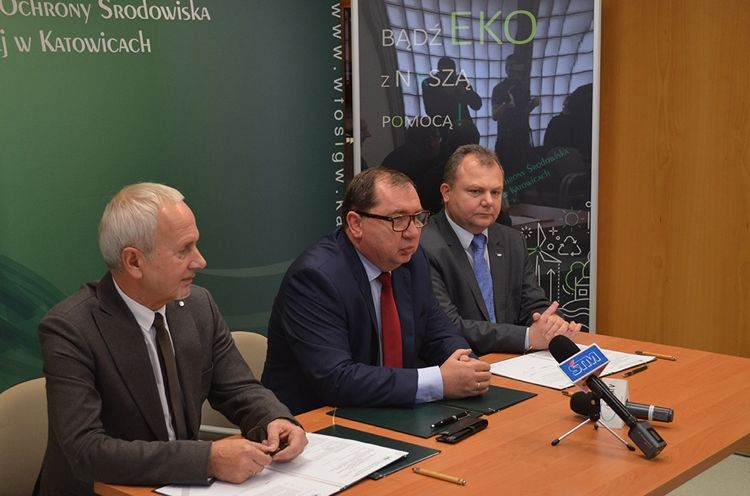 WFOŚ podpisał umowy na nowe linie kredytowe z bankami, WFOŚiGW w Katowicach