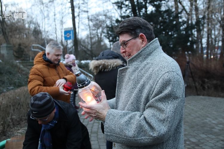 Rozświetlili pamięć dla ofiar „Marszu Śmierci” (zdjęcia), Bartłomiej Furmanowicz