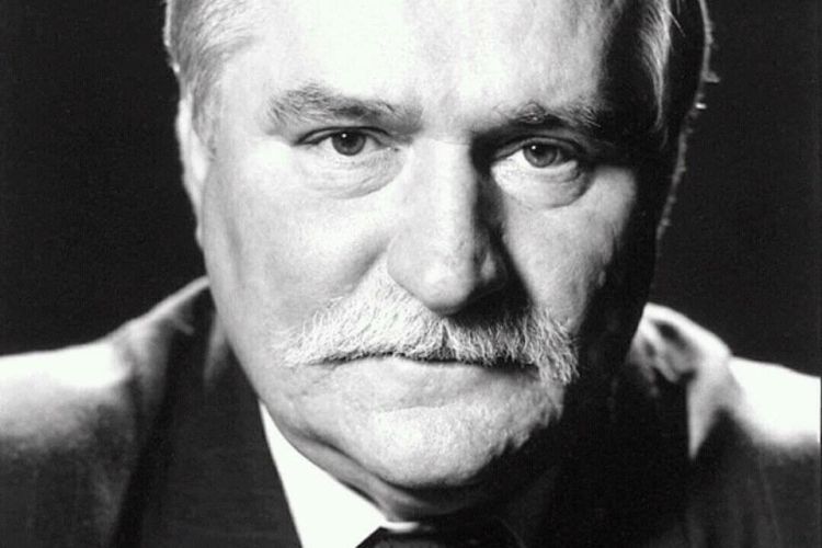 Lech Wałęsa będzie gościł w Rybniku, Facebook