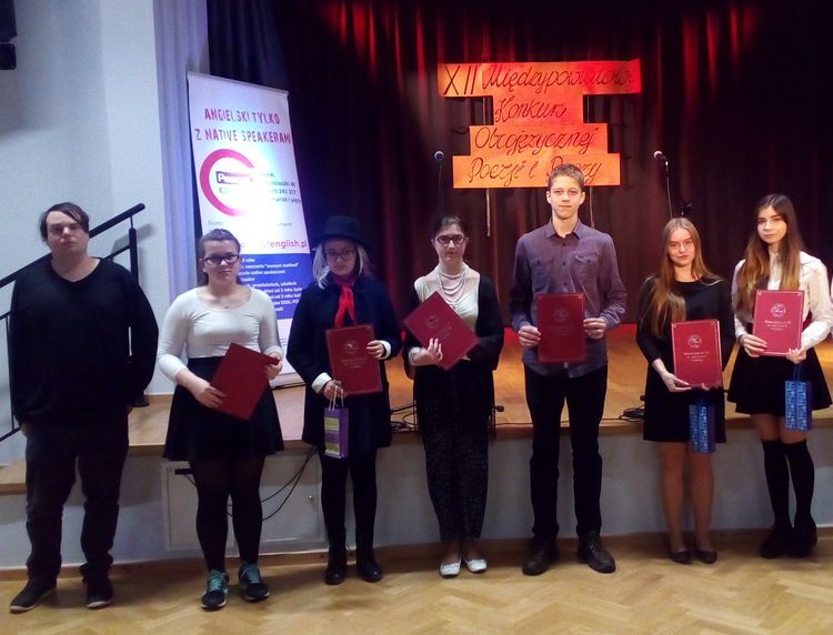 Gimnazjalistki z Rybnika zwyciężyły w Międzypowiatowym Konkursie Poezji i Prozy Obcojęzycznej, Archiwum Gimnazjum nr 10 w Rybniku