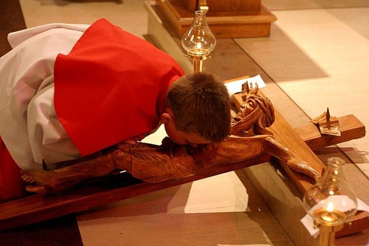 Wielki tydzień - szczególne znaczenie i wartość duchowa dla katolików, archiwum