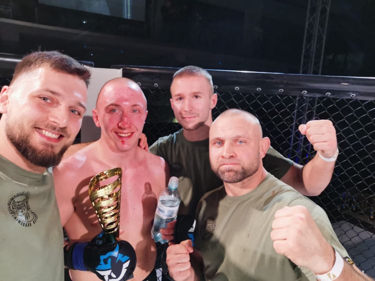 Monster Akademia Rybnik: Radosław Kozik wygrał walkę MMA w Gliwicach, Materiały prasowe