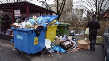 Osiedla w Rybniku prawie jak ulice w Neapolu – toną w śmieciach