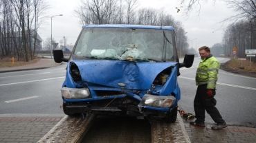 Ul. Raciborska: kierowca zjechał z drogi i uderzył w ogrodzenie