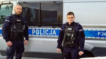 Pożar w Boguszowicach. Policjanci rzucili się na ratunek do nieprzytomnego 62-latka