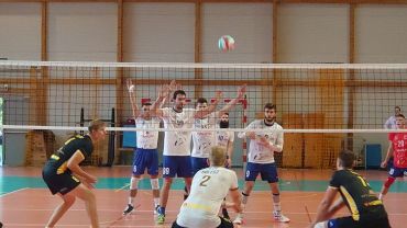 Siatkówka. II liga: TS Volley Rybnik bez punktów w meczu z Hutnikiem Kraków