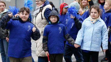 "Niebieski marsz" zainaugurował Dzień Świadomości Autyzmu w Rybniku (zdjęcia)
