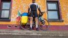 Z Irlandii do Rybnika… na rowerze! Paweł chce pomóc rybniczankom w potrzebie
