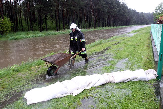 NIK: Powódź w dorzeczu Odry może się powtórzyć. Wały w złym stanie, D.Gajda