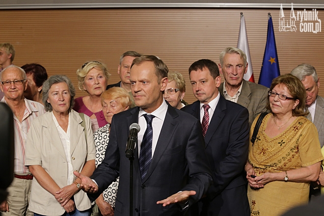 W piątek w Niedobczycach Donald Tusk udzielił mocnego wsparcia Markowi Krząkale. Mimo to kandydat PO wyraźnie przegrał