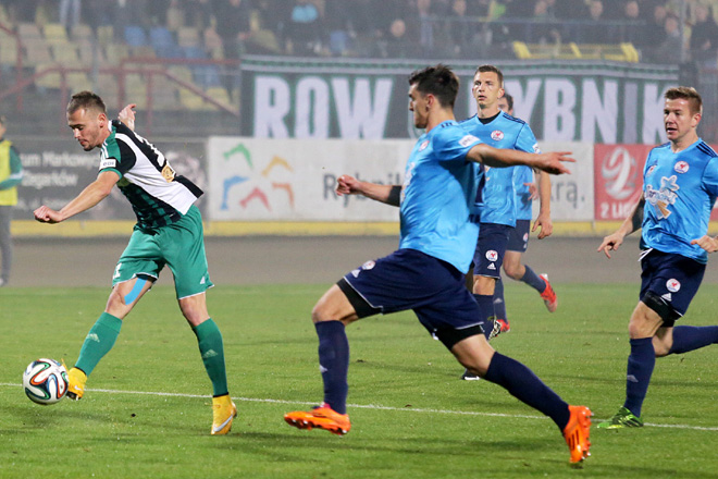 W meczu z Rozwojem Szymon Sobczak (na zdjęciu) strzelił dla ROW-u drugiego gola.
