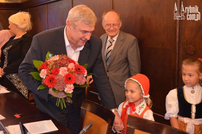 Prezydent Fudali otrzymał od dzieci kwiaty