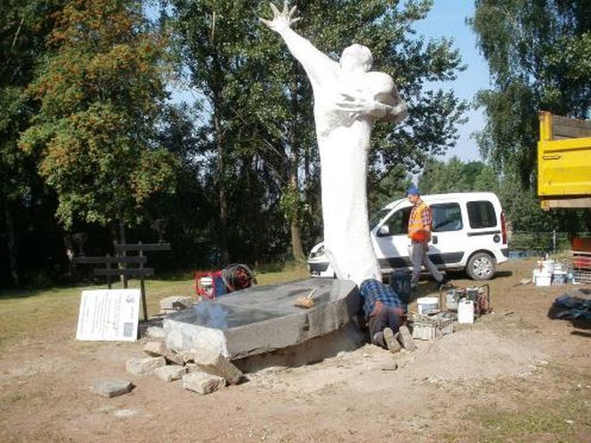 Leszczyny: wyremontowano pomnik ofiar hitleryzmu, Hanna Piórecka-Nowak