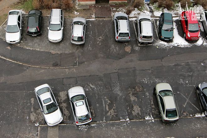 Samochody najbardziej zagrożone są na osiedlowych parkingach