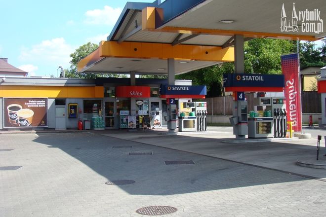 Napad miał miejsce na stacji benzynowej Statoil przy ul. Kotucza