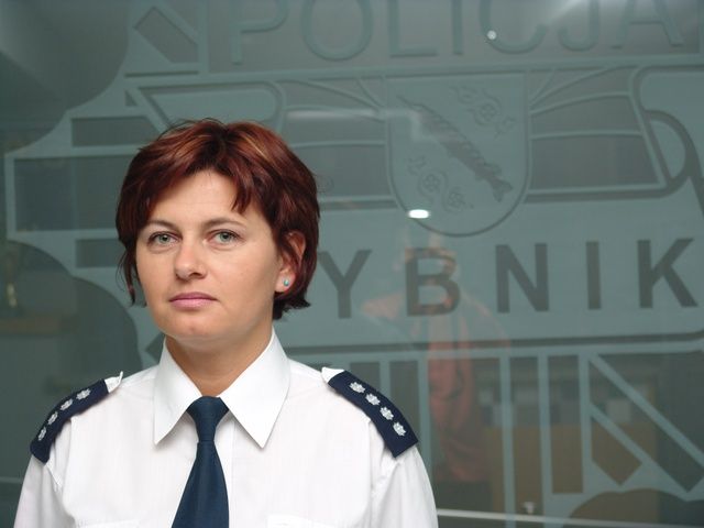 Najbardziej znaną policjantką rybnickiej komendy jest rzeczniczka prasowa - Aleksandra Nowara. Prócz niej w komendzie pracuje jeszcze 21 kobiet.
