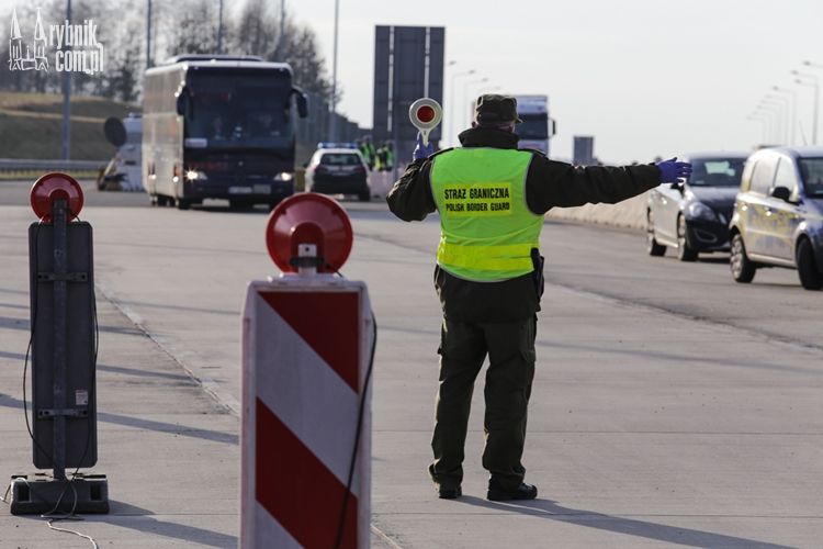 Pracownicy transgraniczni mają dość. Jest petycja do premiera, Dominik Gajda
