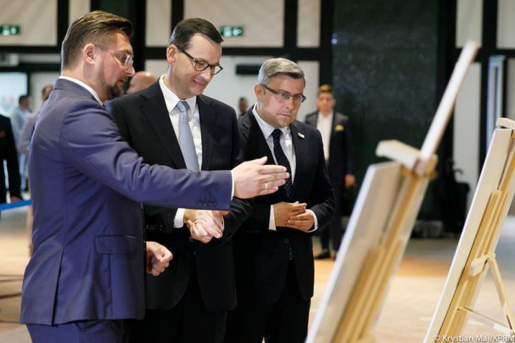 Fundacja Batorego: jedna trzecia Rządowego Funduszu Inwestycji Lokalnych trafiła do okręgu premiera Morawieckiego, Materiały prasowe
