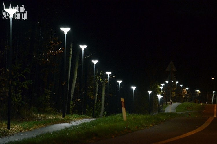 Droga rowerowa wzdłuż Raciborskiej nocą. Niesamowity klimat!, Bartłomiej Furmanowicz
