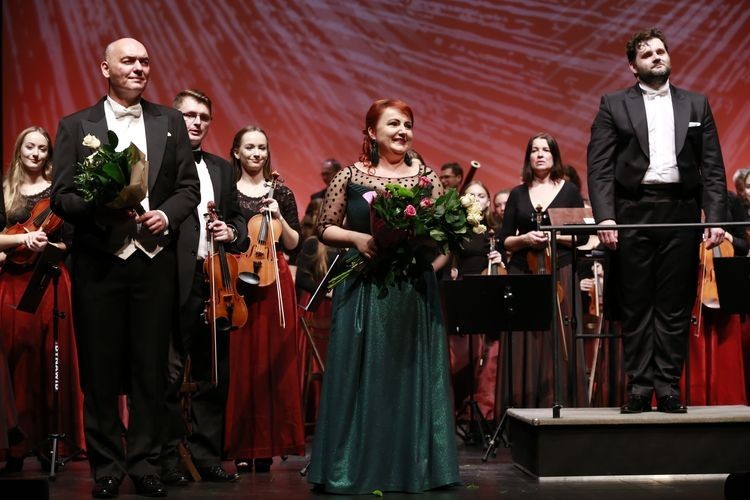 Koncert symfoniczny z okazji obchodów Roku Stanisława Moniuszki, Piotr Bukartyk