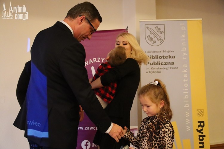 Dzień Wcześniaka w Rybniku: maluchy dostały kalendarze, Bartłomiej Furmanowicz