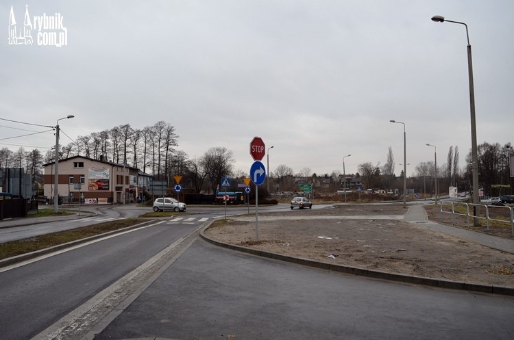 Prawoskręt na Rondzie Boguszowickim zlikwidowany, a kierowcy pomstują, bf