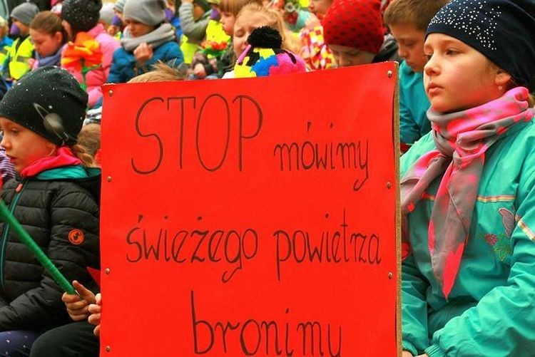 Chwałowicki Dzień Ziemi. Ulicami dzielnicy przejdą dzieci z transparentami, Archiwum DK w Rybniku-Chwałowicach