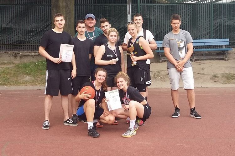 Uczennice I LO zdobyły srebro w koszykówce 3x3, ZS nr 1 w Rybniku