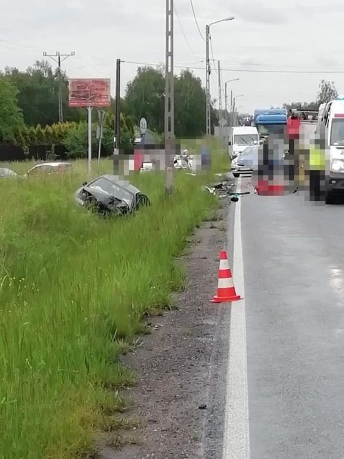 Wypadek na Niepodległości. Dwa auta w rowach, Rybnik i okolice-Informacje drogowe 24H
