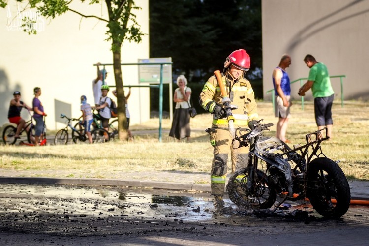 Na Dąbrówki spłonął motocykl (zdjęcia), Dominik Gajda