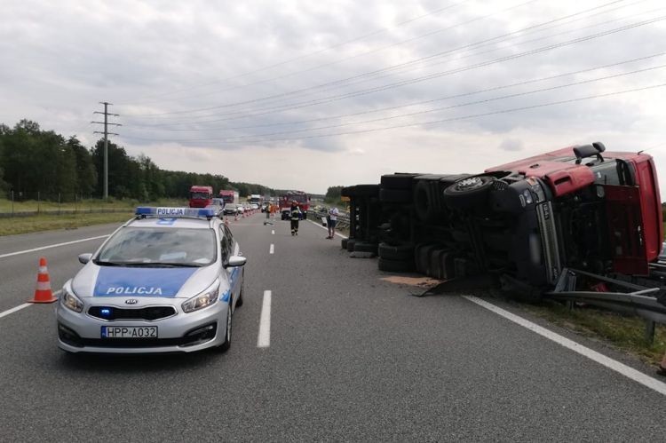 Wypadek na A1. Tworzą się korki, Śląska Policja