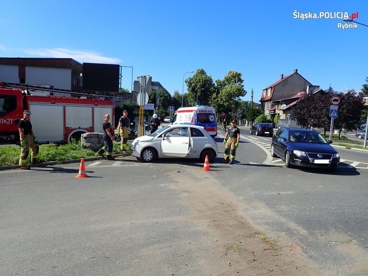 Kierowca fiata „stracił panowanie nad pojazdem”, Czytelnik, KMP w Rybniku