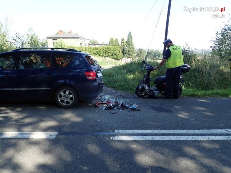 Lyski: motorower wbił się w osobówkę, KMP Rybnik