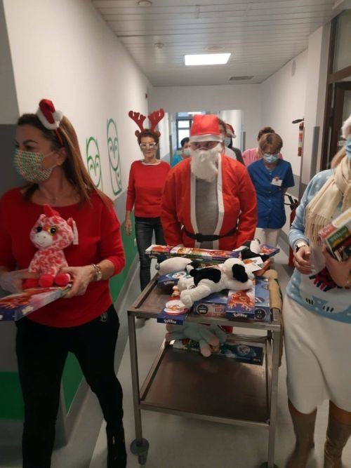 Mikołaj odwiedził małych pacjentów na pediatrii, Facebook/Pediatria