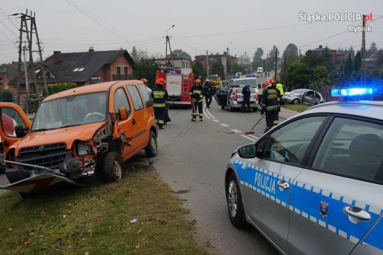Pościg ulicami Rybnika i Gaszowic. Młody kierowca uciekał policji z 8-latkiem na pokładzie, KMP Rybnik