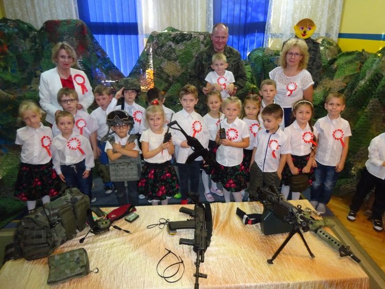 P15 świętowało 100-lecie niepodległości z żołnierzami, Przedszkole nr 15 w Rybniku