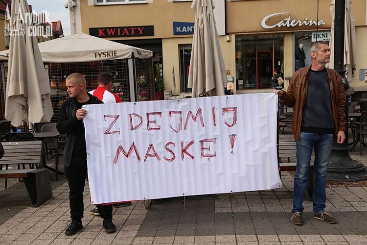 Antycovidowcy protestowali na rynku pod hasłem „Stop PLANdemii”, Daniel Wojaczek
