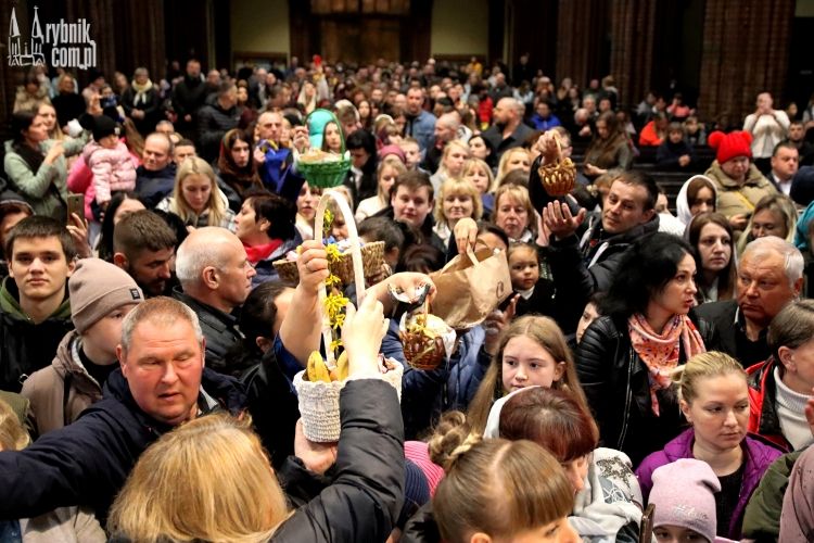 Dzisiaj prawosławna Wielkanoc. Ukraińcy przyszli tłumnie do bazyliki (zdjęcia), Bartłomiej Furmanowicz