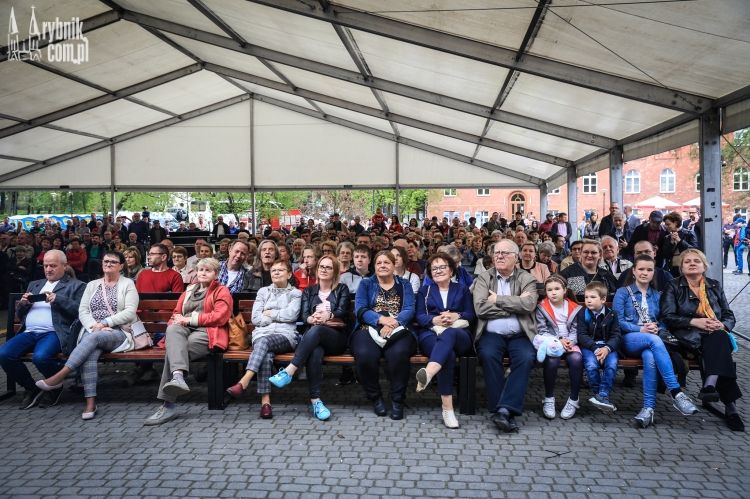 Gala jubileuszowa Krzesimira Dębskiego zakończyła majówkę w Rybniku (zdjęcia), Dominik Gajda