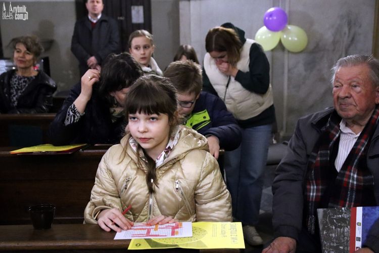 Zabawy z liczbą Pi w kaplicy. Organizatorzy zaskoczeni frekwencją wśród dzieci (zdjęcia), Bartłomiej Furmanowicz