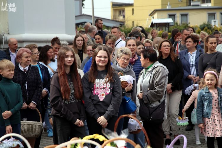 Wielka Sobota: rybniczanie święcą pokarmy. Byliśmy w Chwałowicach (zdjęcia), Bartłomiej Furmanowicz