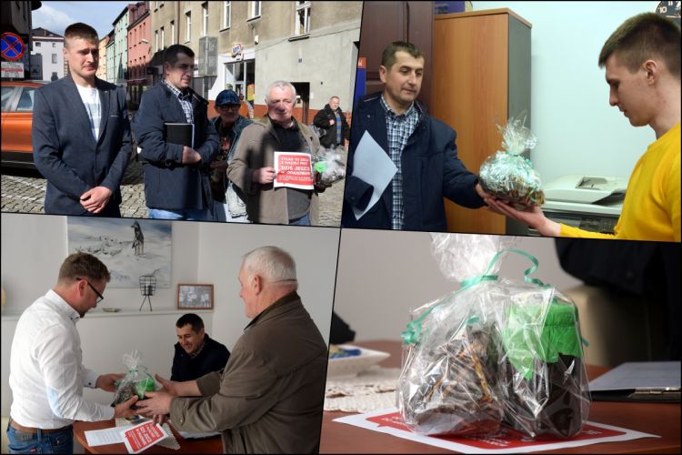 Rolnicy odwiedzili biura rybnickich polityków. Przynieśli „prezenty”, Piotr Chrobok