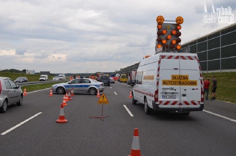 Wypadek na A1 w okolicach Knurowa. Jedna osoba nie żyje, Archiwum
