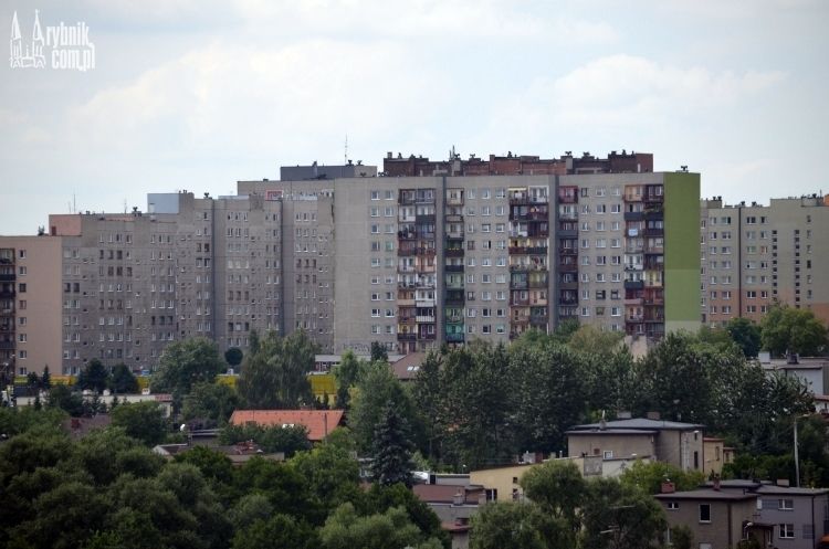 Dramat w dzielnicy Smolna. Młoda kobieta wypadła z okna na 7. piętrze, bf