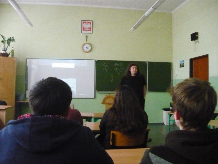 Pasjonująca lekcja fizyki w ramach Akademii Uczniowskiej w G 1, archiwum Gimnazjum nr 1 w Rybniku