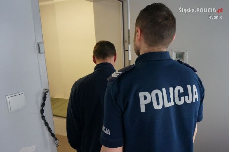 Szalona ucieczka przed policją. Mógł zabić kobietę w ciąży, KMP w Rybniku