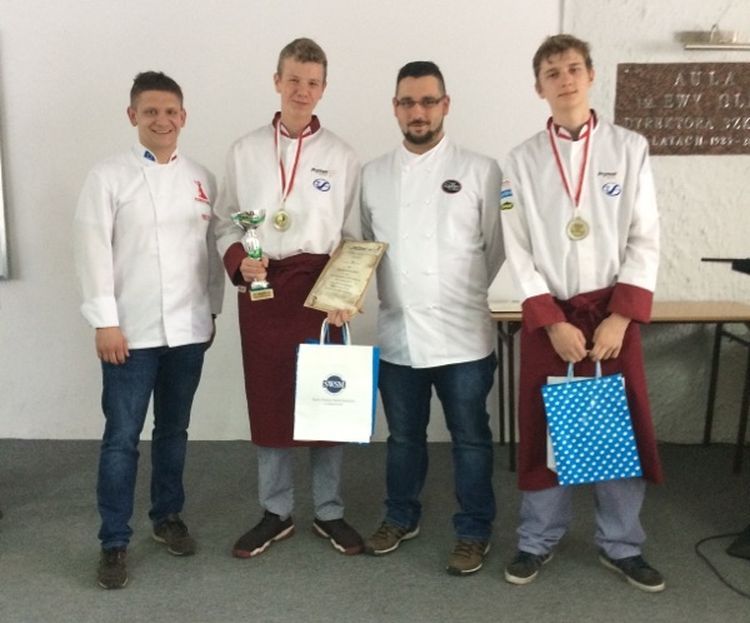 Sukces kucharzy „Ekonomika” w konkursie „Młodzi Gotują 2017”, ZSE-U w Rybniku