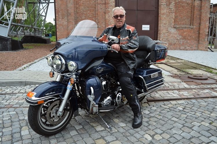 Człowiek z pasją: przewodniczący, który chce pojechać motocyklem na Woodstock, bf
