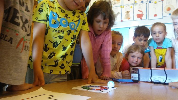 Przedszkolaki z Kłokocina programują roboty, Materiały prasowe