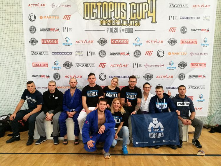 Academia Gorila z medalami Octopus BJJ Cup, Materiały prasowe